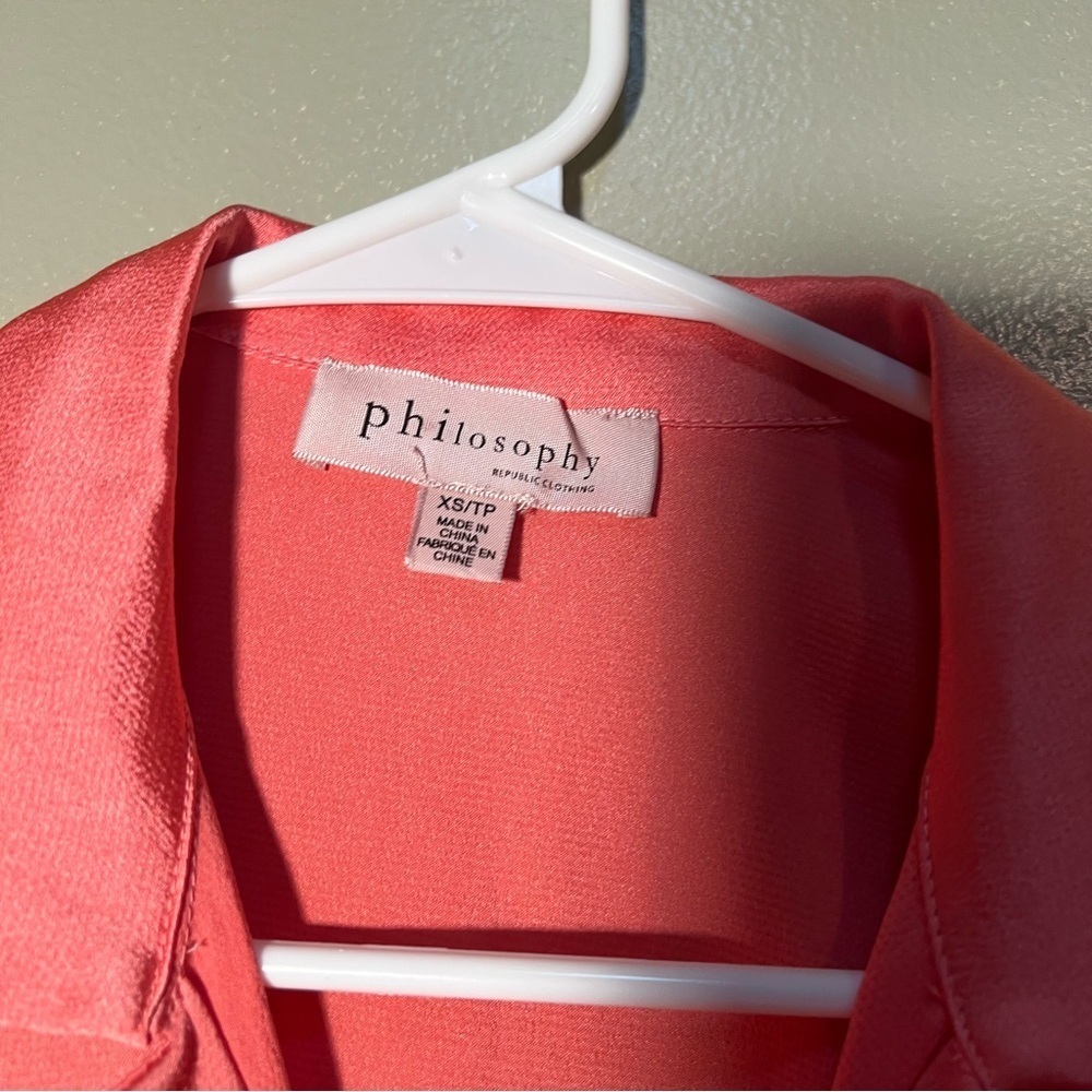 Philosophy Women's Size XS Satin Finish Button Down Blouse Coral Pink Sleeveless - Picture 8 of 9